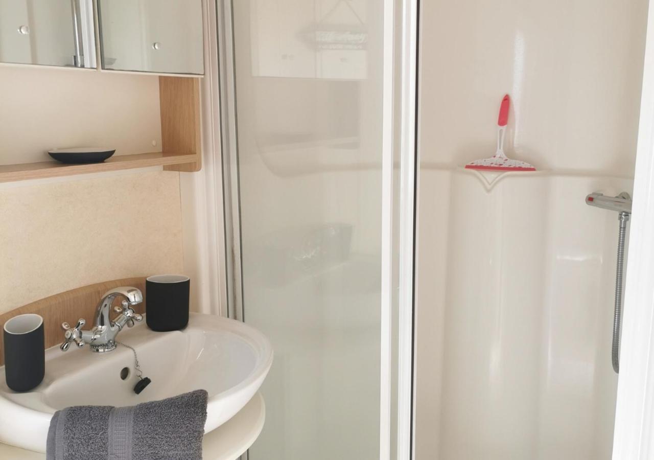 Tranquil 6 Berth Luxury Holiday Home Чічестер Екстер'єр фото